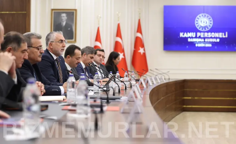 Memur-Sen KPDK’yı eleştirdi, aynı toplantıda bir yılda 23.909 üye kaybeden Kamu-Senle birlikte sendikal baraj istedi.
